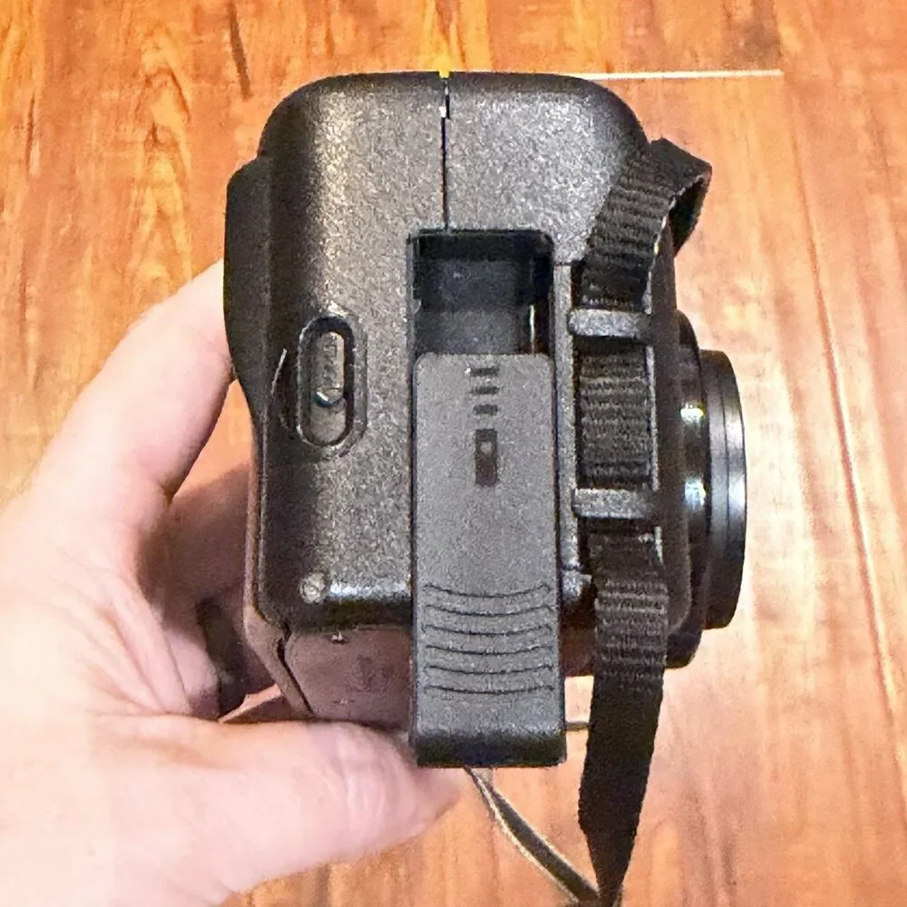 Canon Sure Shot Mega Zoom 76 Caption Point & Shoot 35mm Film Camera